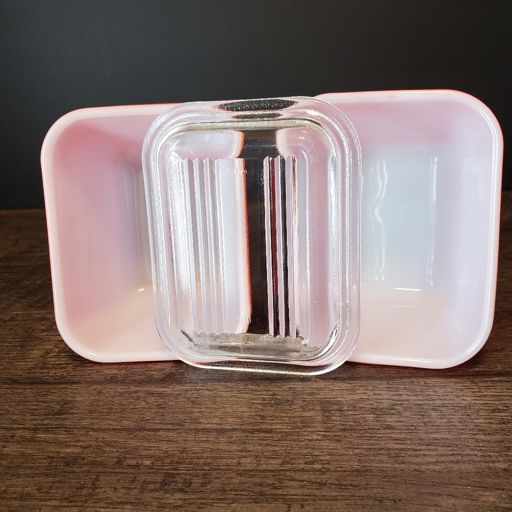 Pyrex Vintage Red / Orange Glass Bowls with Lid Refrigerator Storage - Picture 2 of 5